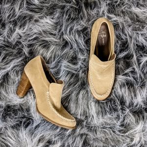 B MAKOWSKY Leather Stacked Heeled Western